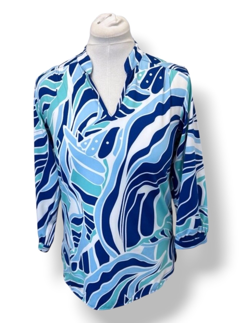 La Mer Luxe Women’s 3/4 Sleeve Splitneck Blouse Abstract Pattern Blue/White S